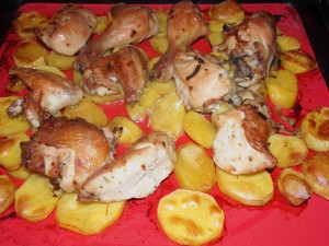 запеченные курица и картошка