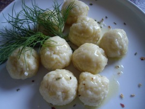 kartofeljnie knedliki, svarennie na paru