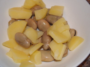 картошка с бобами